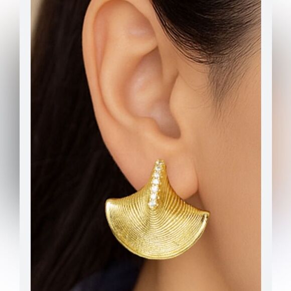 vintage style earrings A276 - Picture 2 of 5